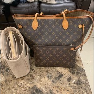 Auth Louis Vuitton Nevefull MM tote Wpouch bundle